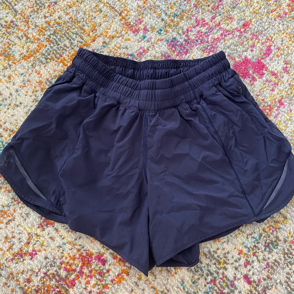 Lululemon Hotty Hot Short Long- Size 6- fit like 4
